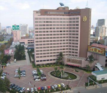 Hotel Golden Dragon Kunming Zewnętrze zdjęcie