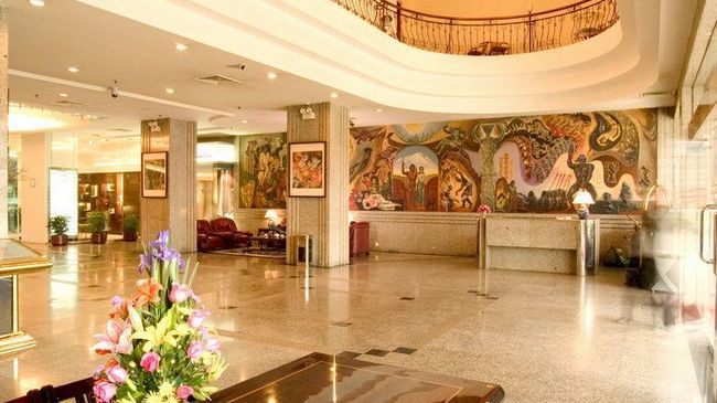 Hotel Golden Dragon Kunming Wnętrze zdjęcie
